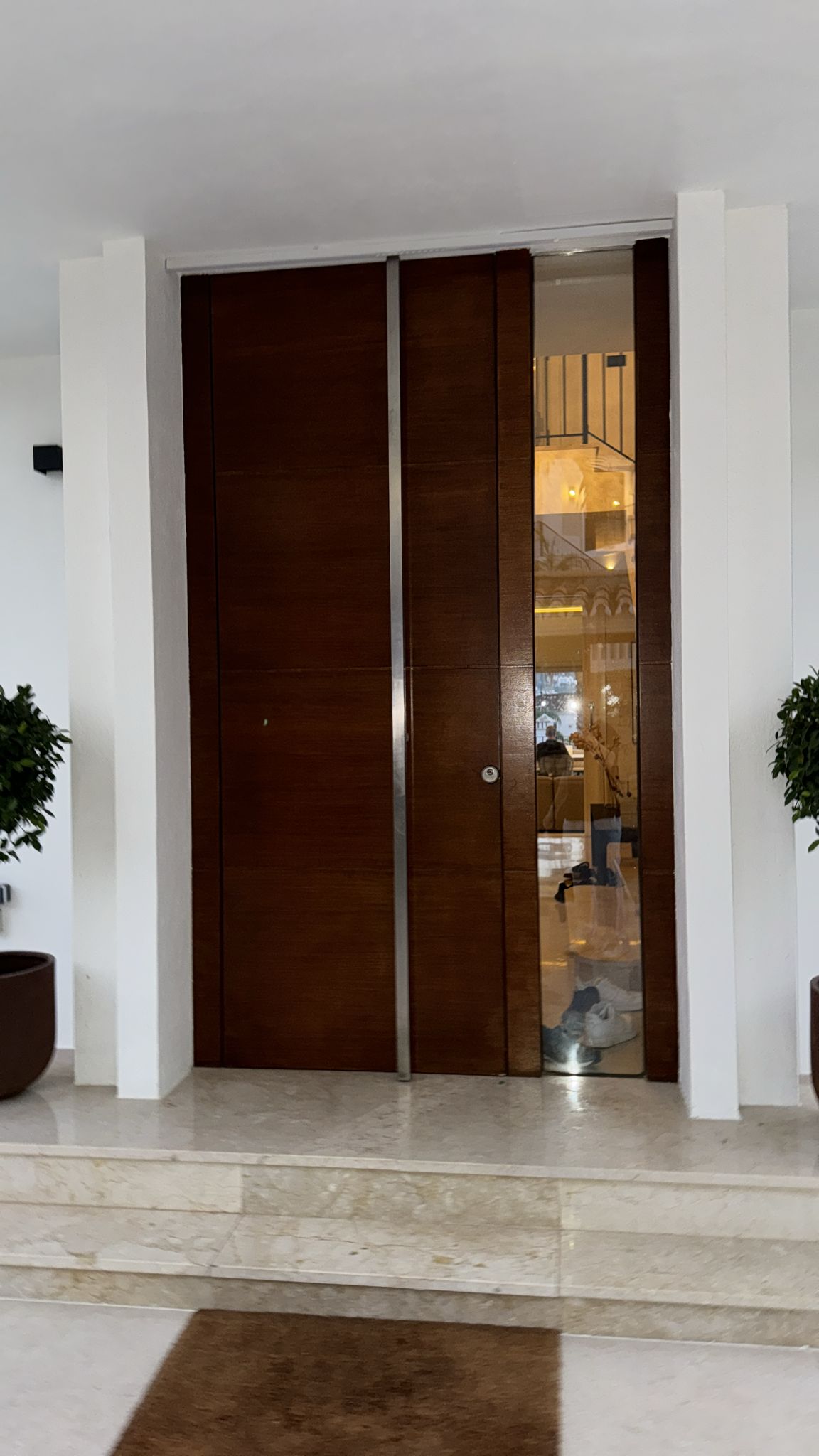 Abrir puerta corredera de lujo - Puerto Banús